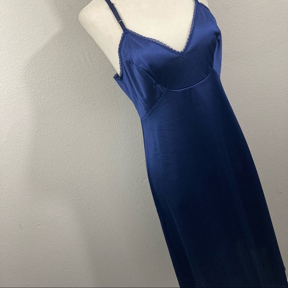 *SOLD* Vintage 1970’s Vanity Fair Skip Dress - Picture 2 of 5